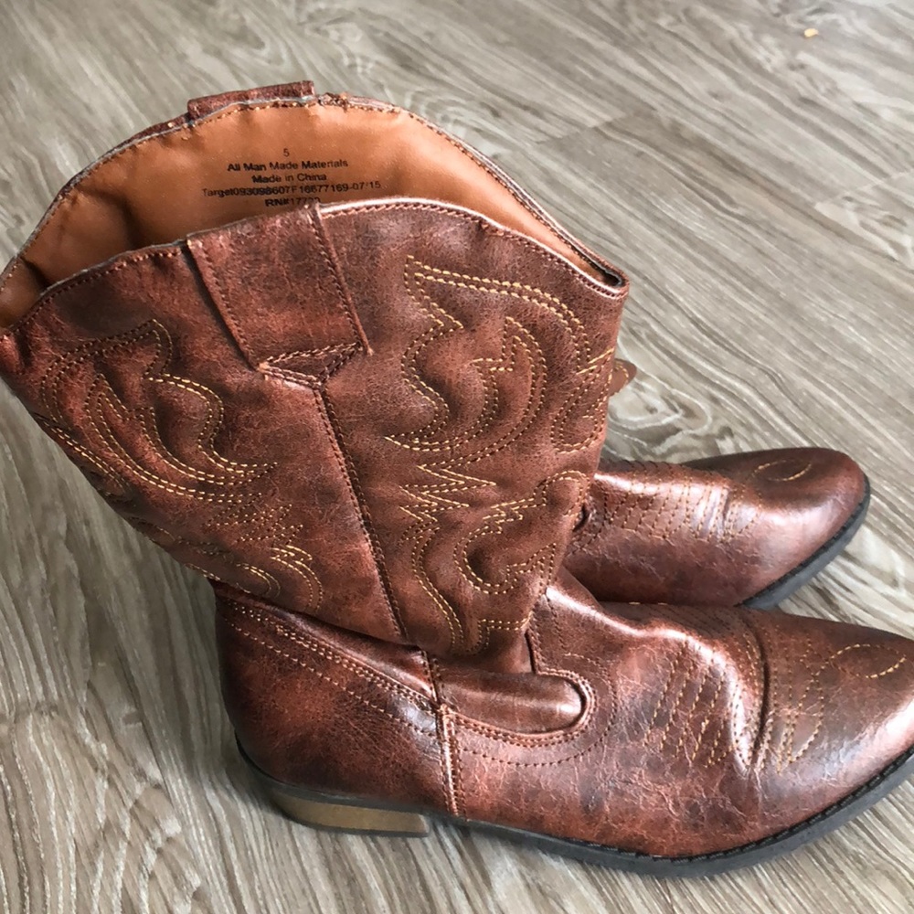 Size 5 cowboy boots